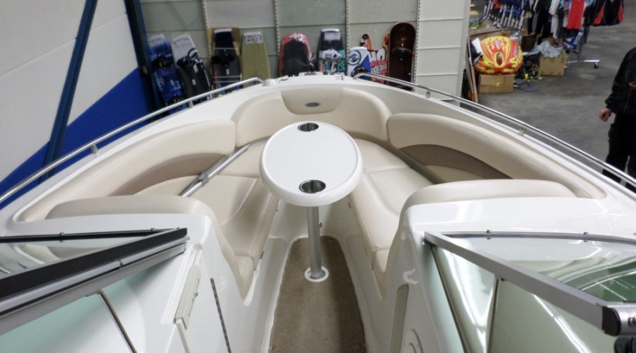 Chaparral 256 SSi bowrider